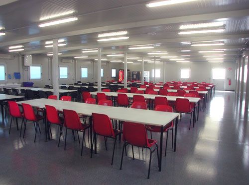 Interno mensa aziendale di elevata capienza
