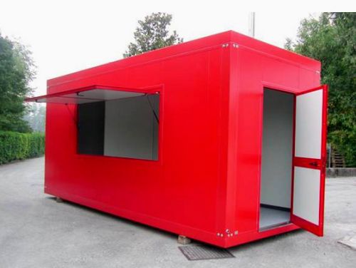 Monoblocco prefabbricato ad uso fast-food, distribuzione pasti con portellone apribile a pistoni a gas e pareti perimetrali lavorate lisce e a filo colonne