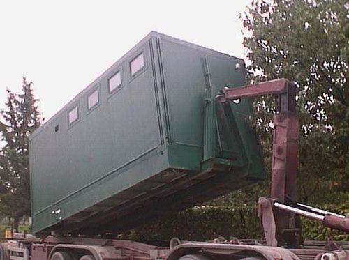 Servizio igienico scarrabile con vasche di raccolta