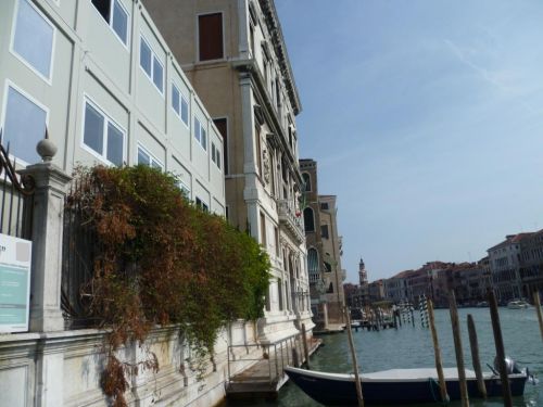 Uffici e spogliatoi di cantiere a 3 piani, realizzati su corte del Palazzo Papadopoli Canal Grande Venezia